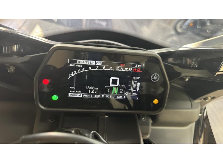 YAMAHA YZF 1000 R1