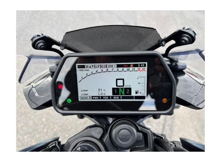 YAMAHA MT-10