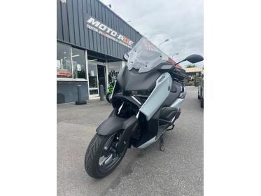 YAMAHA XMAX 300 Tech Max