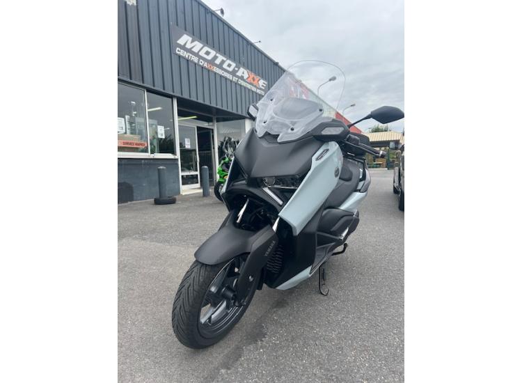 YAMAHA XMAX 300 Tech Max