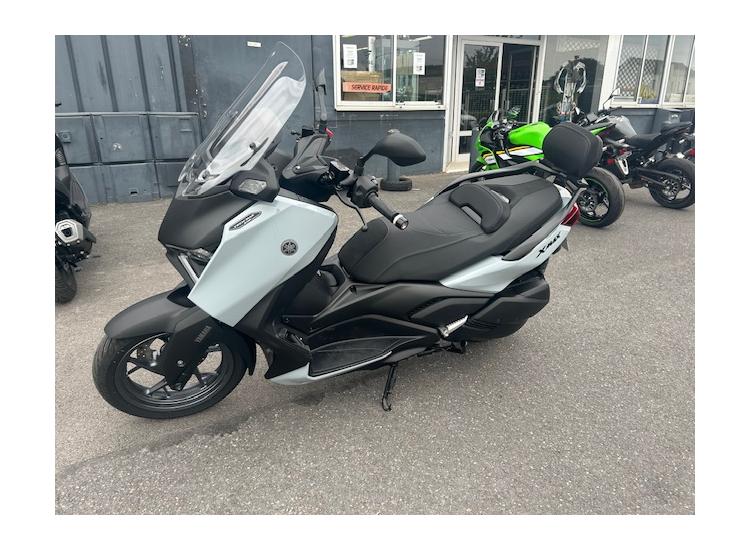 YAMAHA XMAX 300 Tech Max